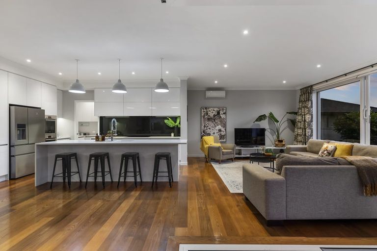 Photo of property in 8 Verley Rise, East Tamaki Heights, Auckland, 2016