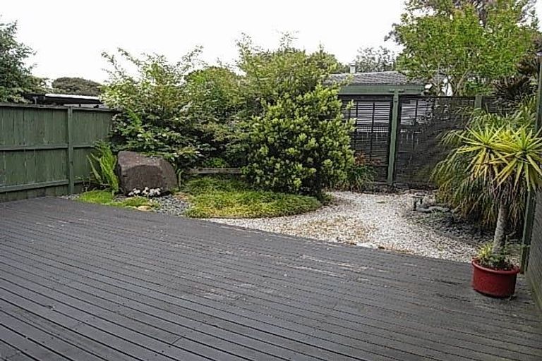 Photo of property in 2/53 Newington Road, Henderson, Auckland, 0612