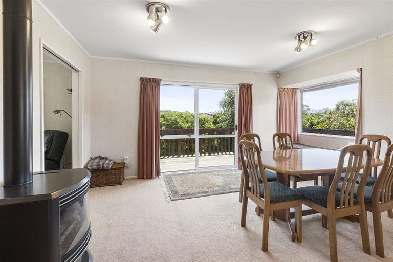 Photo of property in 17 Latitude Close, Whitby, Porirua, 5024