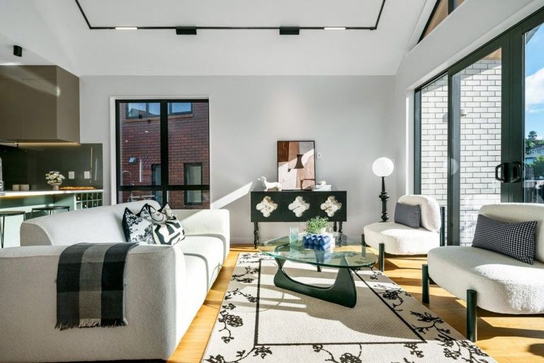 Photo of property in 1 Weetman Drive, Browns Bay, Auckland, 0630