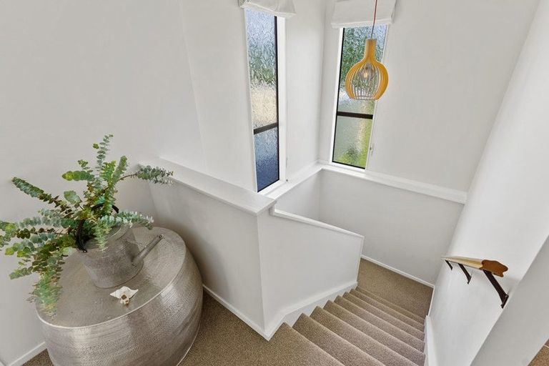 Photo of property in 104 Tutere Street, Waikanae Beach, Waikanae, 5036