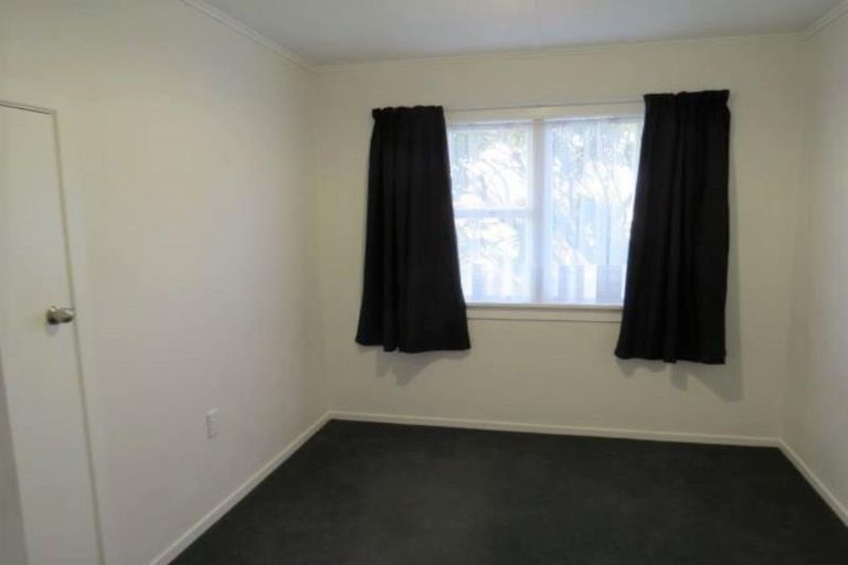 Photo of property in 15 Scott Street, Moturoa, New Plymouth, 4310
