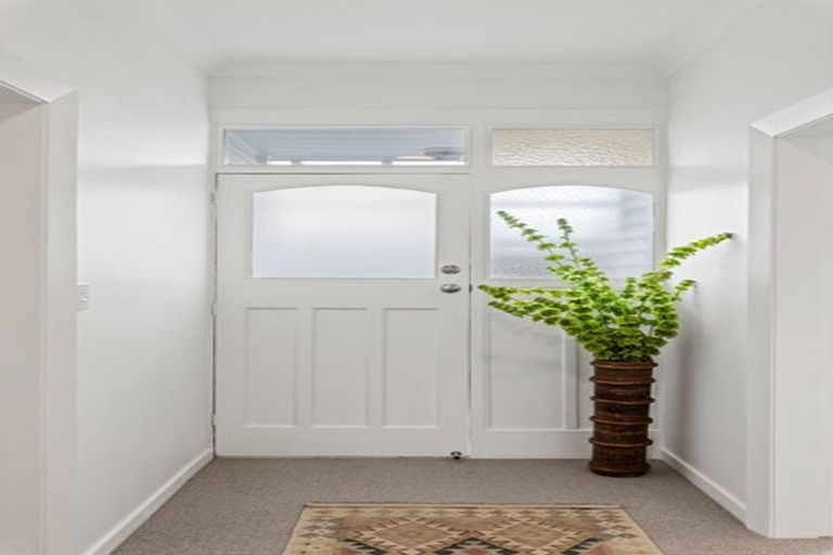 Photo of property in 12 Mays Road, St Albans, Christchurch, 8052