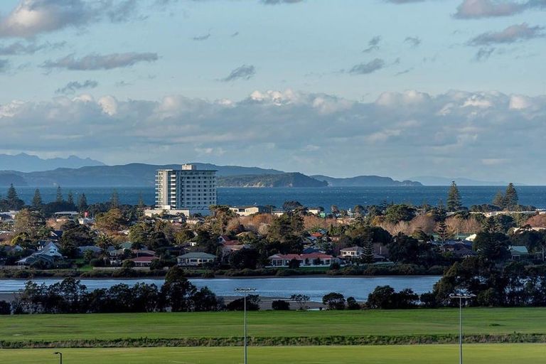 Photo of property in 21 Ascension Crescent, Orewa, 0931