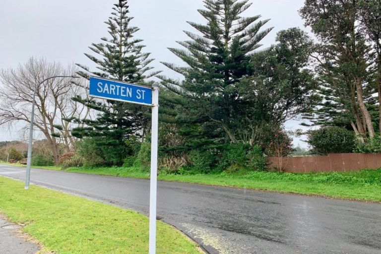 Photo of property in 12 Sarten Street, Waitara, 4320