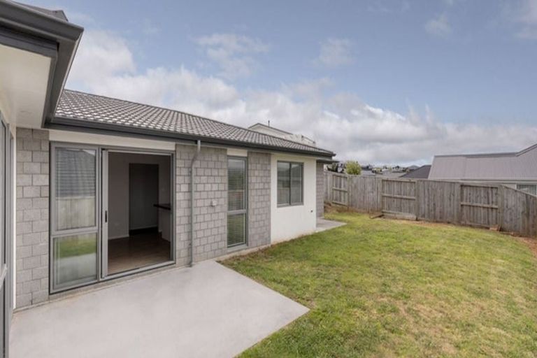 Photo of property in 12 Ridge Drive, Omokoroa, 3114