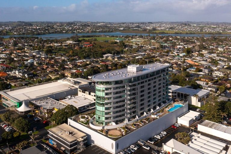 Photo of property in 711/11 Tamariki Avenue, Kelston, Auckland, 0602