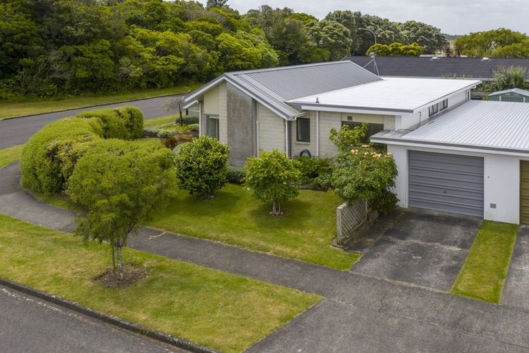 Photo of property in 82 Rimu Street, Waikanae, 5036