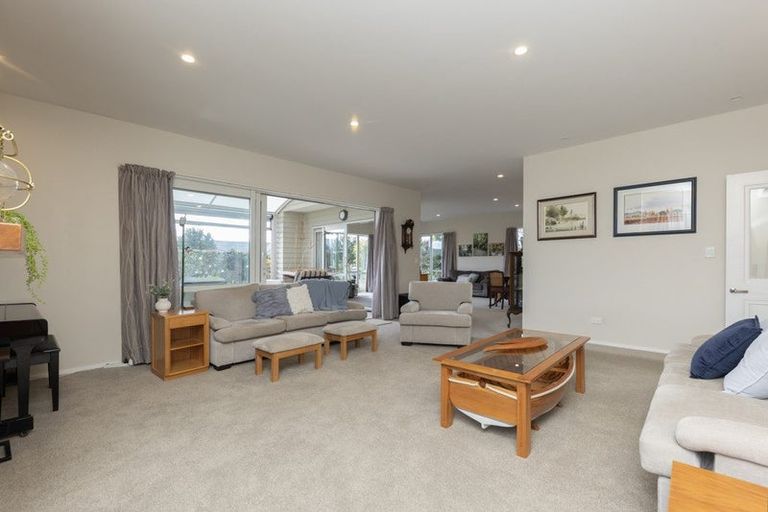Photo of property in 64 Pohutukawa Parade, Riverhead, 0820