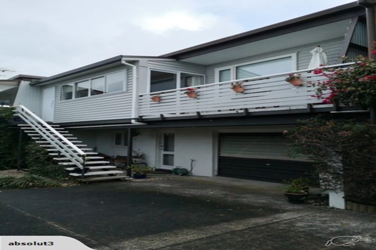 Photo of property in 2/15 Hanlon Crescent, Narrow Neck, Auckland, 0624