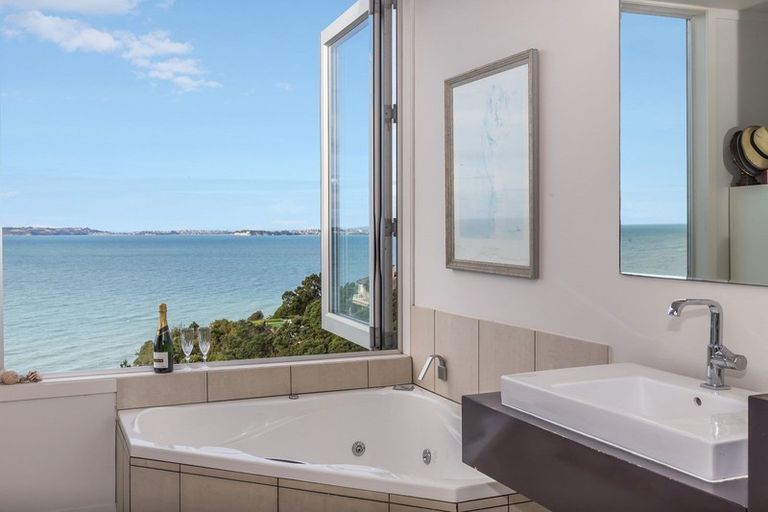 Photo of property in 8 Sykes Avenue, Hatfields Beach, Orewa, 0931