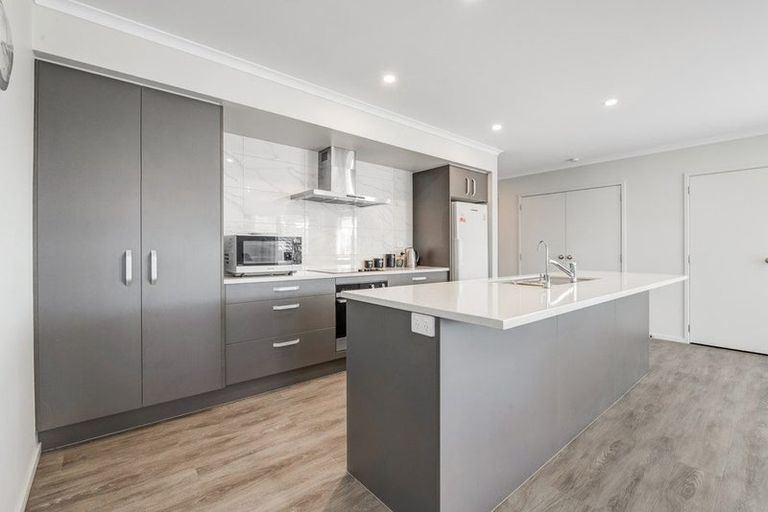 Photo of property in 24 Minerva Avenue, Helensville, 0800