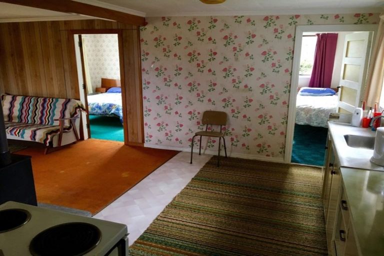 Photo of property in 2 Hunter Street, Karamea, 7893