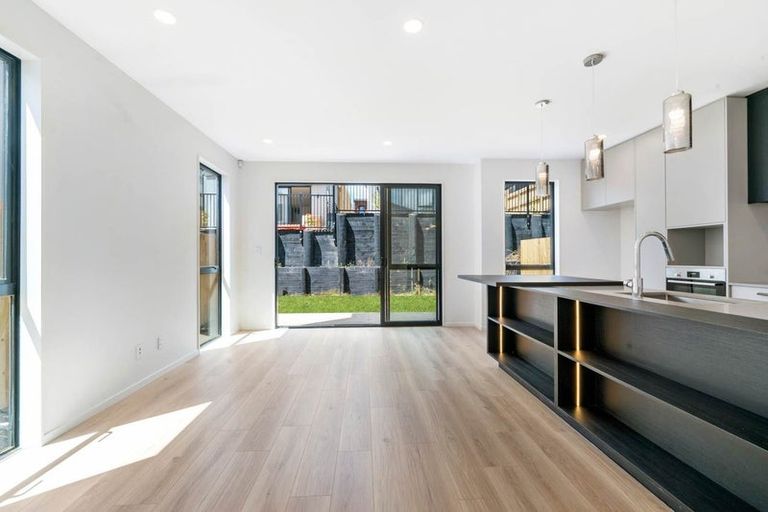 Photo of property in 5 Clara Road, Silverdale, 0932