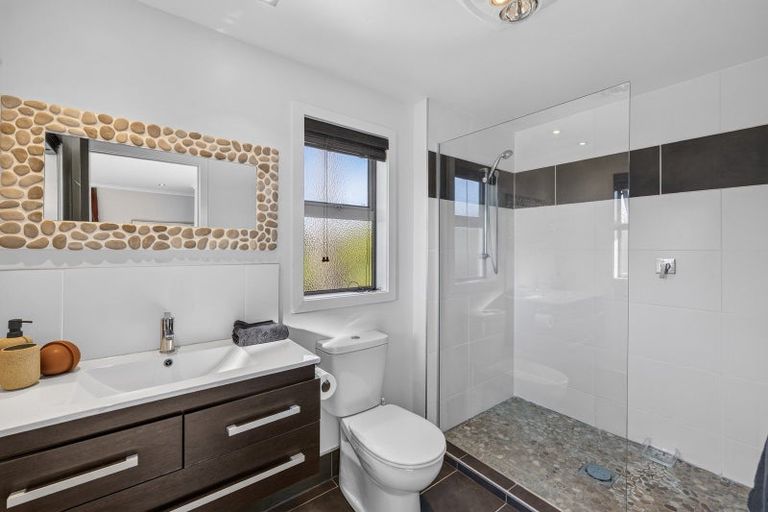 Photo of property in 5 Veda Place, Pyes Pa, Tauranga, 3112