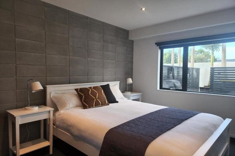 Photo of property in 1152b South Road, Oakura, 4314