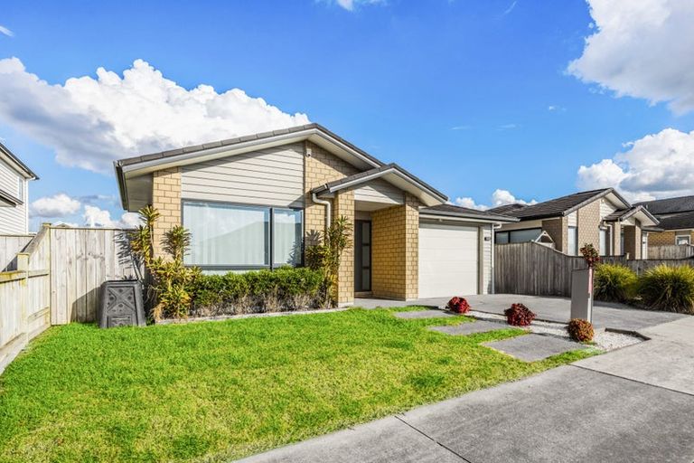Photo of property in 18 Rauaruhe Road, Karaka, Papakura, 2113
