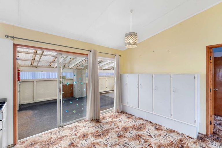 Photo of property in 23 Fernleigh Avenue, Waiuku, 2123