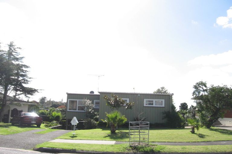 Photo of property in 60 Beechdale Crescent, Pakuranga Heights, Auckland, 2010