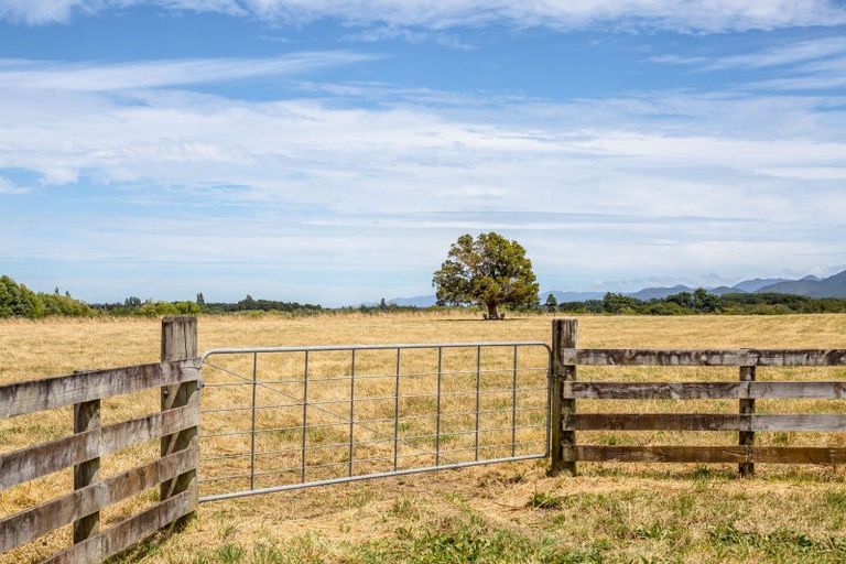 Photo of property in 607 Matarawa Road, Dalefield, Carterton, 5791