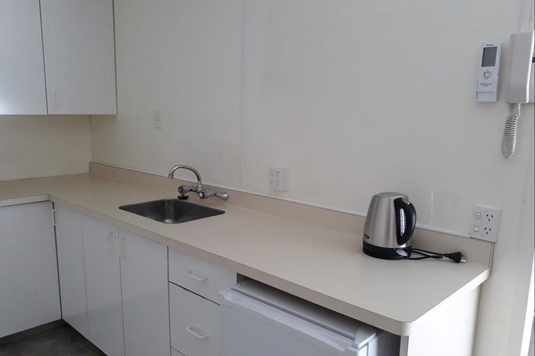 Photo of property in 203 Fitzherbert Avenue, West End, Palmerston North, 4410