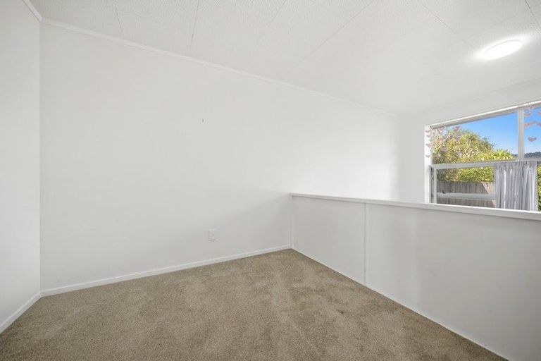 Photo of property in 3/70 Kaurilands Road, Titirangi, Auckland, 0604