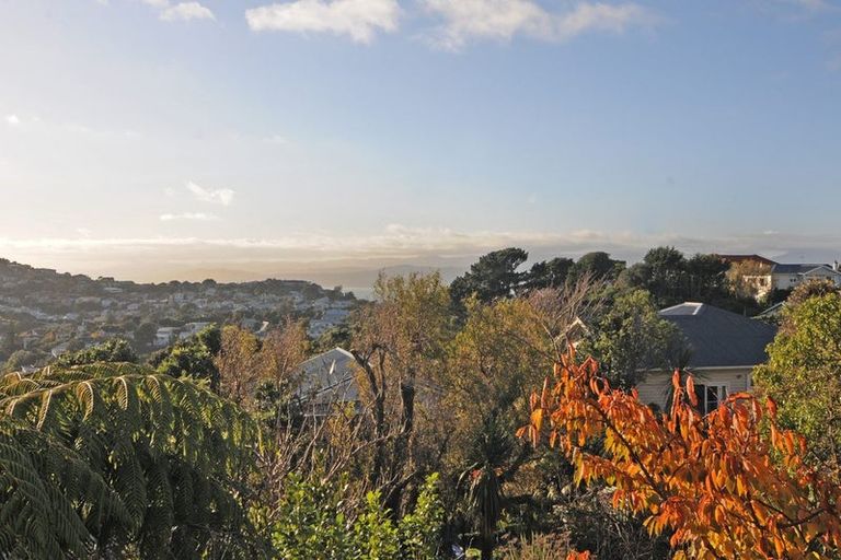 Photo of property in 7a Braithwaite Street, Karori, Wellington, 6012