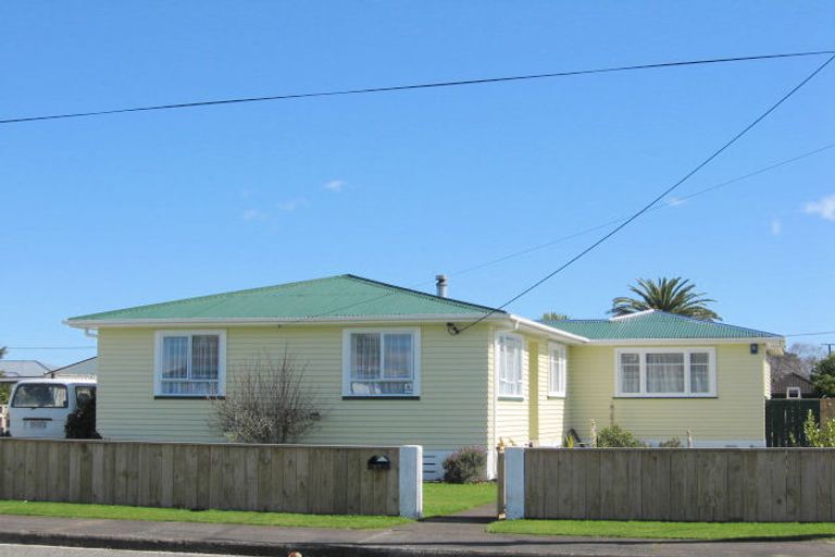 Photo of property in 27 George Street, Levin, 5510
