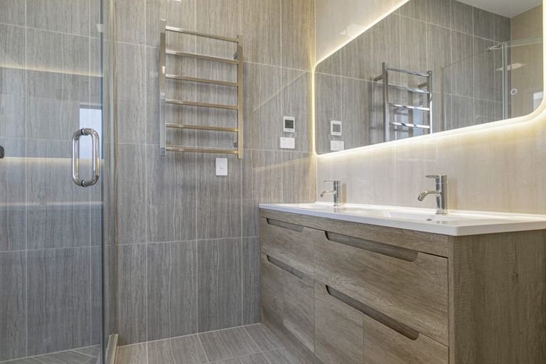 Photo of property in 45 Mcindoe Road, Kumeu, 0810