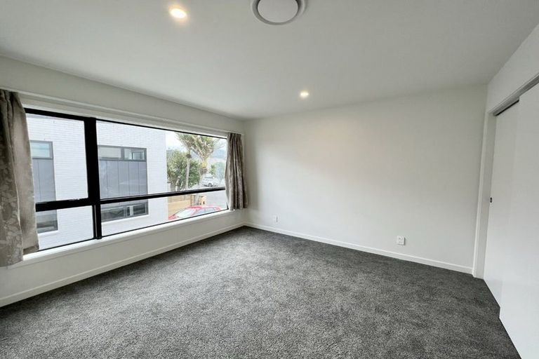 Photo of property in 35 Ludlam Crescent, Woburn, Lower Hutt, 5010