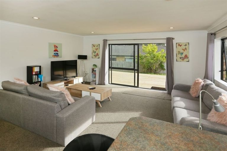 Photo of property in 6 Parkridge Way, Henderson, Auckland, 0612