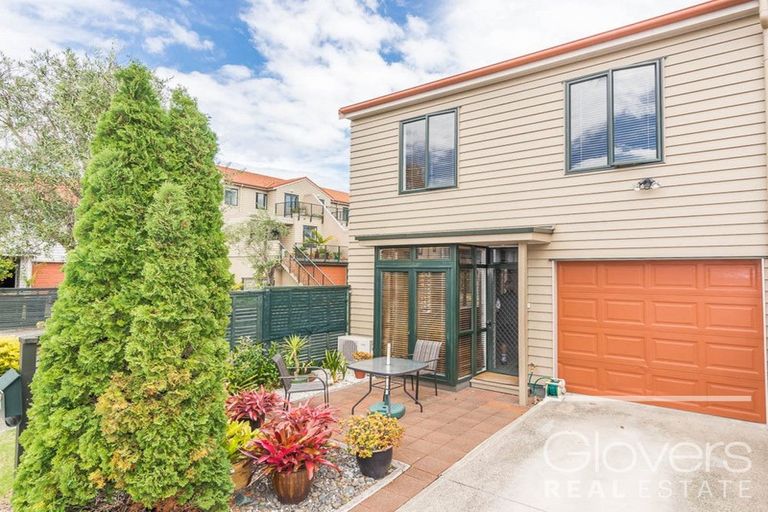 Photo of property in Tuscany Towers, 11/1 Ambrico Place, New Lynn, Auckland, 0600