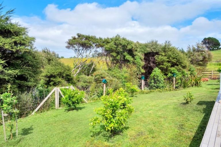 Photo of property in 41 Omana Avenue, Shelly Beach, Helensville, 0874