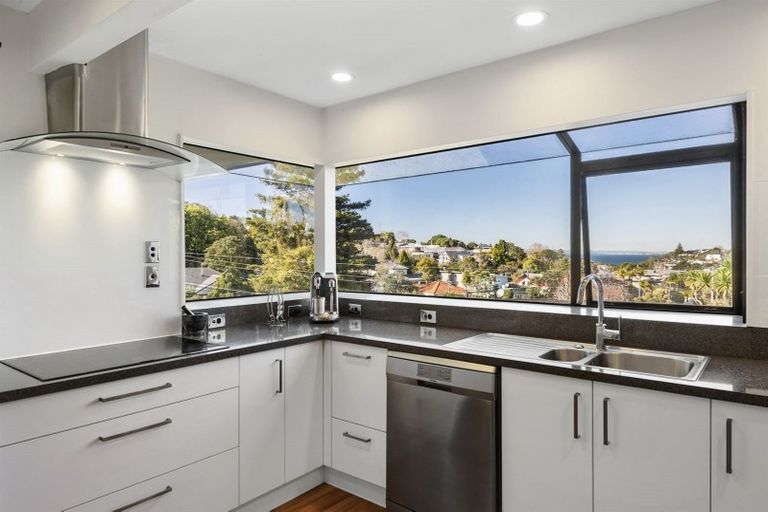 Photo of property in 2/53 Seaton Road, Murrays Bay, Auckland, 0630