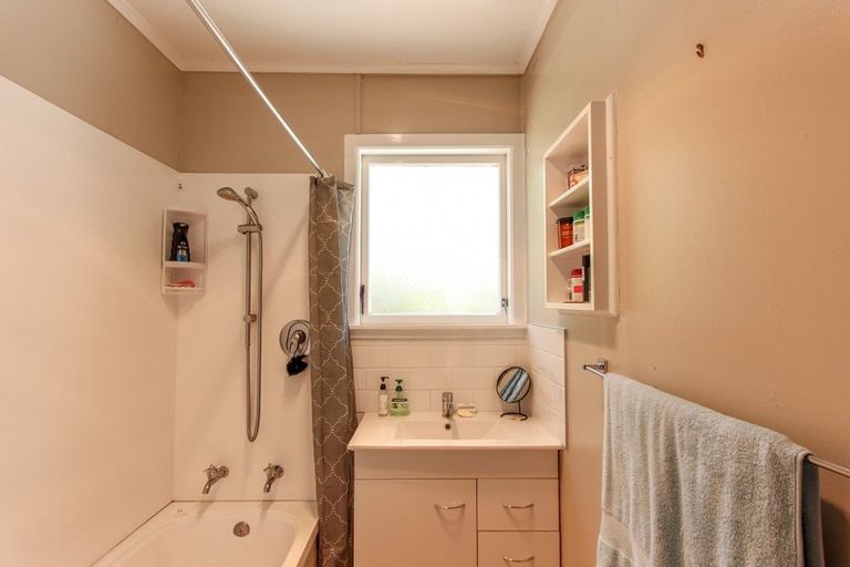 Photo of property in 14 Totaravale Street, Pukehangi, Rotorua, 3015