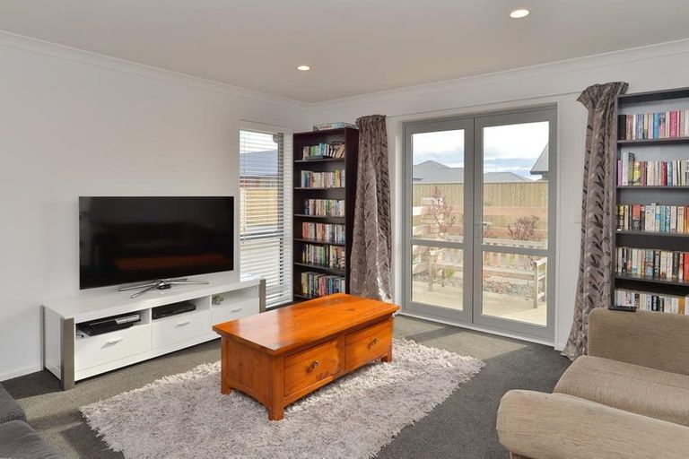 Photo of property in 4 Sequoia Way, Rangiora, 7400