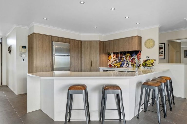 Photo of property in 71 Kaipara Road, Papakura, 2582