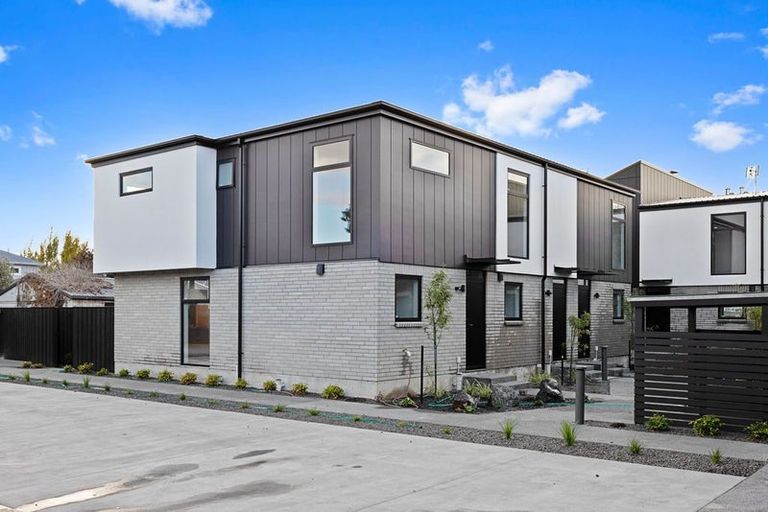 Photo of property in 2/237 Cranford Street, St Albans, Christchurch, 8052