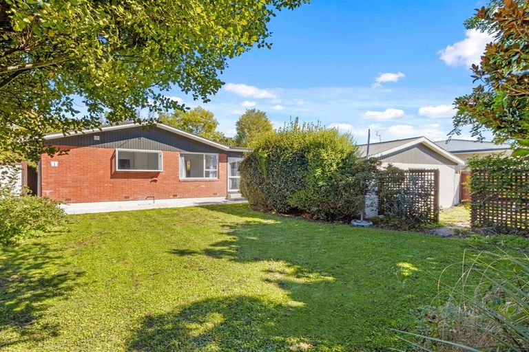 Photo of property in 8 Saffron Street, Bryndwr, Christchurch, 8053