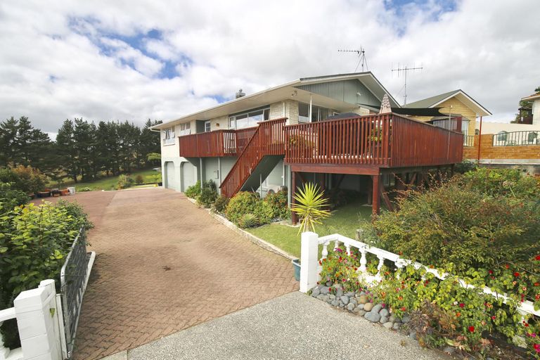 Photo of property in 28 Mcvie Road, Huntly, 3700