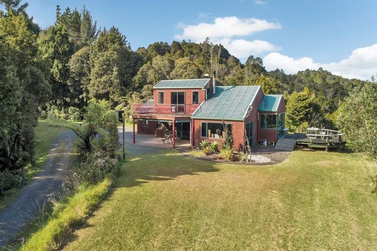 Photo of property in 1106 Russell Road, Whakapara, Hikurangi, 0184