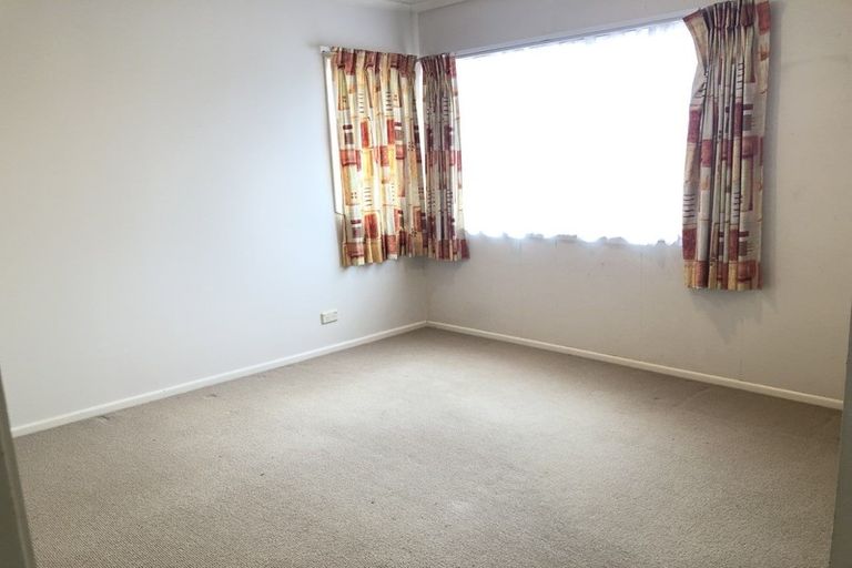 Photo of property in 1 Arrathorne Place, Northpark, Auckland, 2013