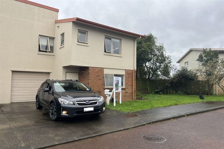 Photo of property in 11 Duxfield Drive, Ranui, Auckland, 0612