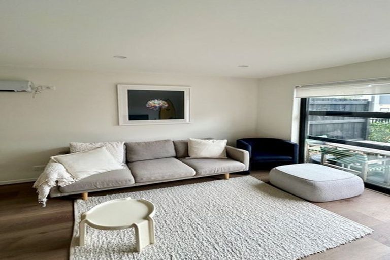 Photo of property in 22 Jabuka Street, Glen Eden, Auckland, 0602