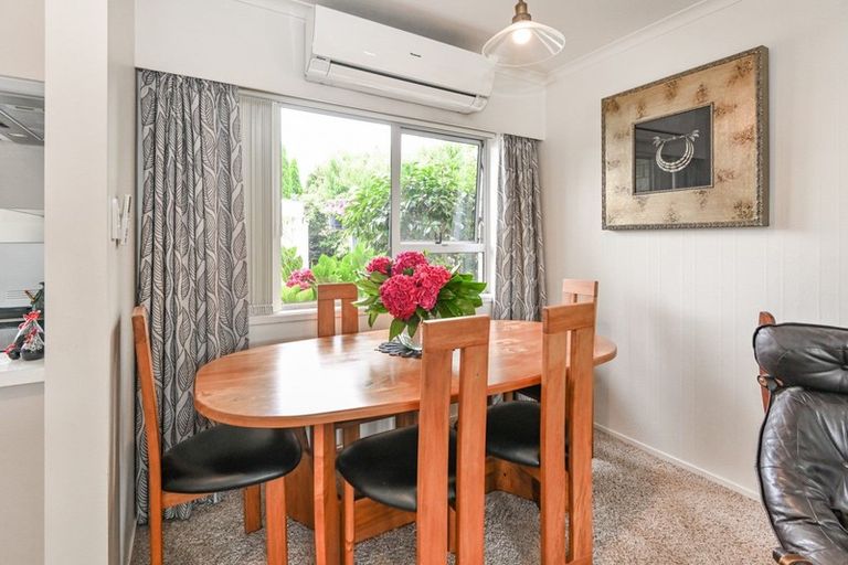 Photo of property in 1/90 Napier Road, Havelock North, 4130