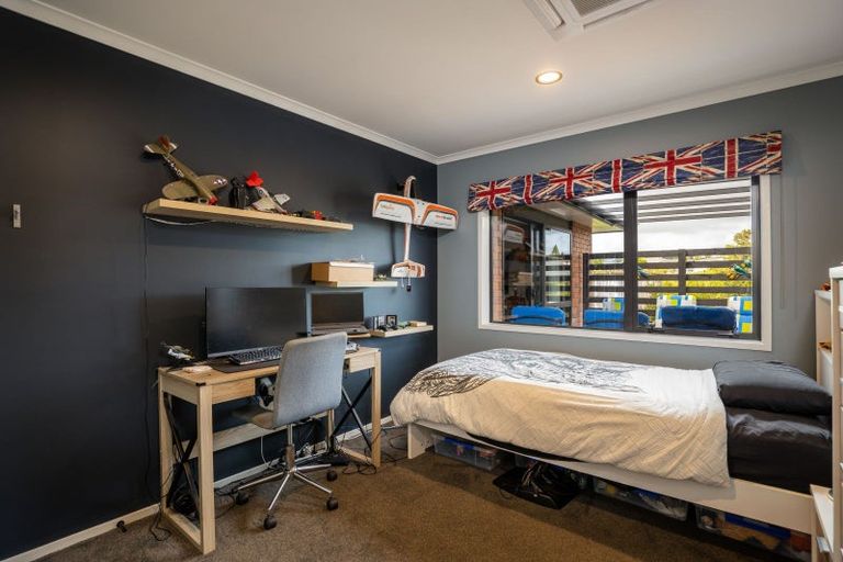 Photo of property in 24 Ainslee Street, Highlands Park, New Plymouth, 4312