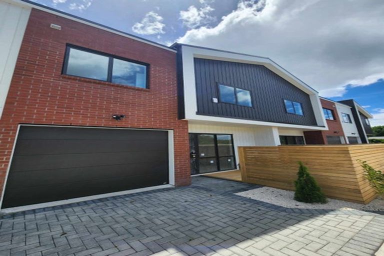 Photo of property in 3/32 Yeovil Road, Te Atatu Peninsula, Auckland, 0610