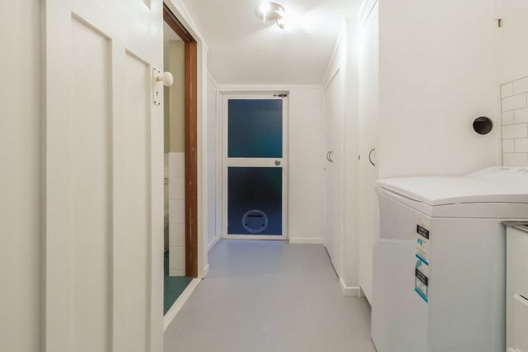 Photo of property in 38 Victory Road, Laingholm, Auckland, 0604