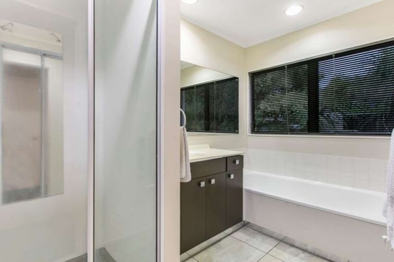 Photo of property in 2/4 Dorrit Lane, Howick, Auckland, 2014