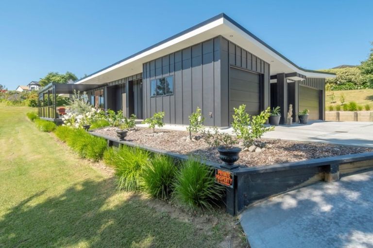 Photo of property in 62 Kayelene Place, Omokoroa, 3114